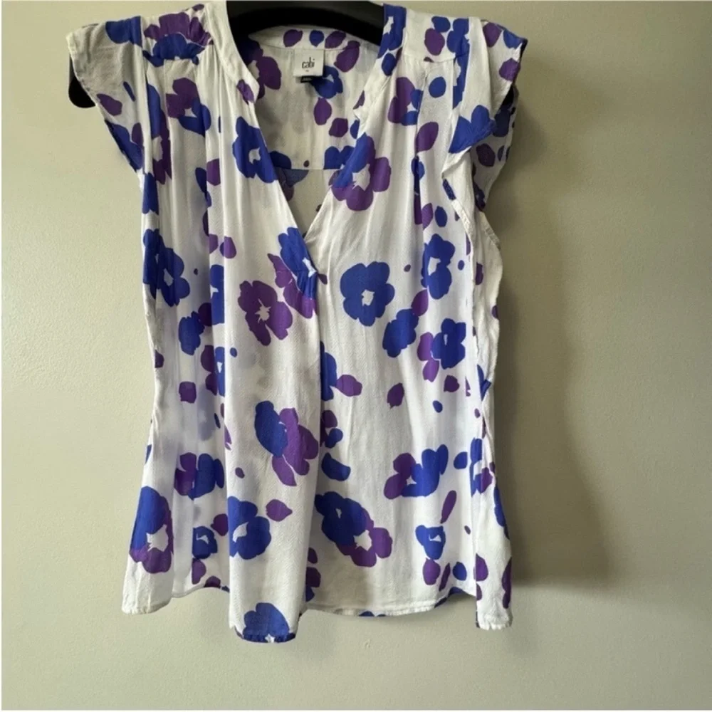 CAbi White and Cream Ruffled Blouse with Cap Sleeves - Picture 3 of 7